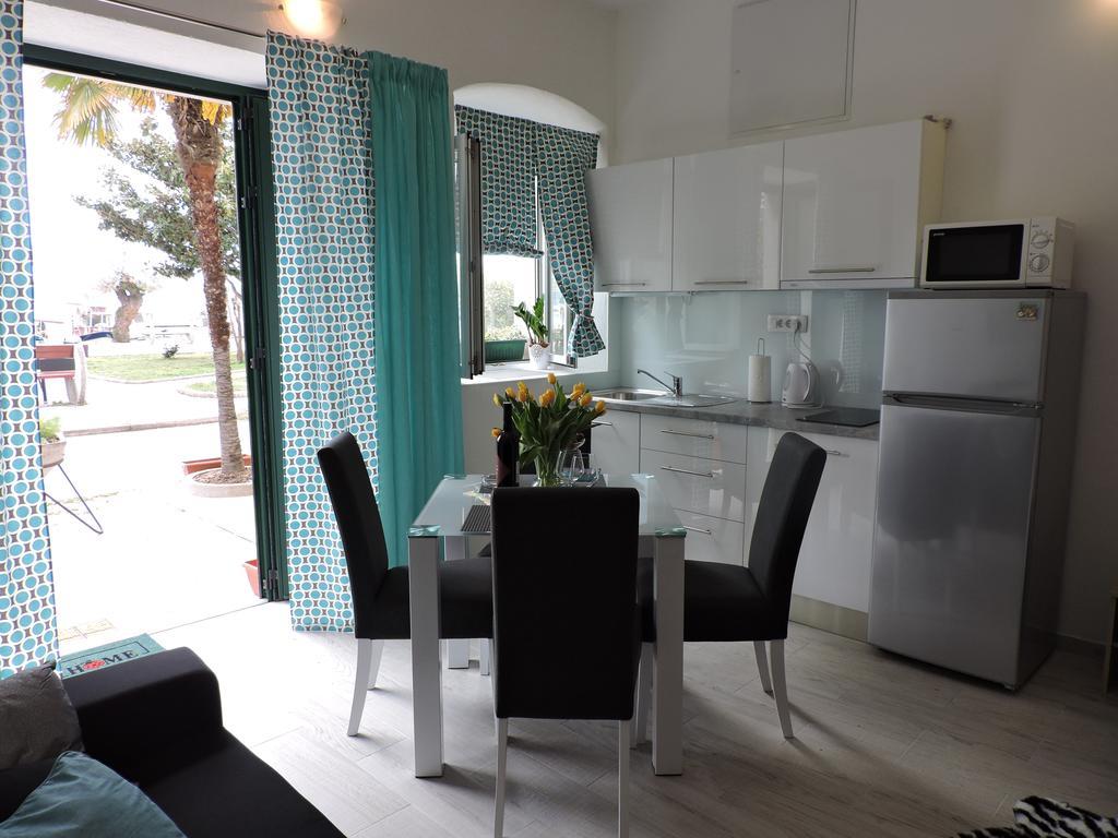 Apartments Nina Riva Каштела Екстер'єр фото