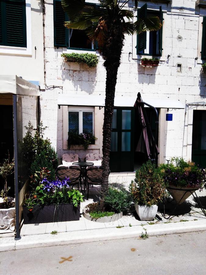 Apartments Nina Riva Каштела Екстер'єр фото